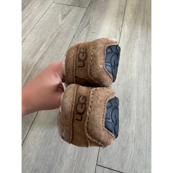 UGG Mens moccasins size 12 like new main image 4